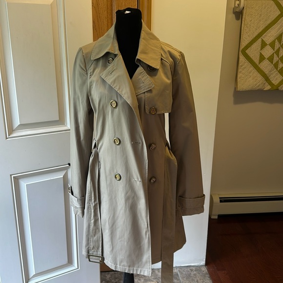 Colebrook Double Breasted, Belted 2 Pocket Trench Coat sz M - Picture 3 of 16